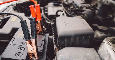 How to Know If Your Car Battery Is Dying (And What to Do) 4 How to Know If Your Car Battery Is Dying (And What to Do)