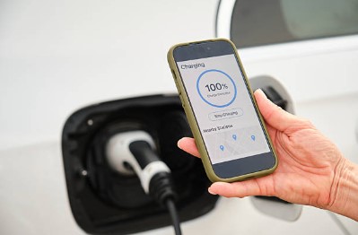 Extend Your Smartphone Battery Life: Proven Tips for 2025