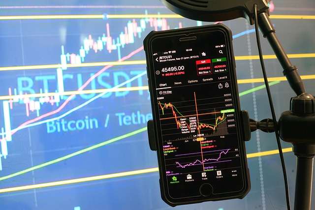 Index Funds vs ETFs: Which Is Better for Long-Term Investors? 5 According to Forbes’ latest Global Long-Term Investment Report (2025), ETFs continue to outpace traditional mutual funds
